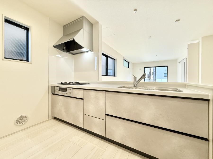 �L�b�`�� �������Ƒ��ƂȂ���A�R�~���j�P�[�V�����̏�