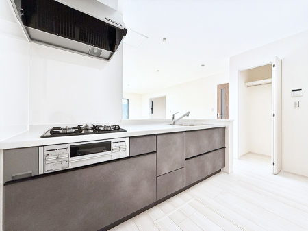 �L�b�`�� �����������������Ɗy�����Ȃ�A���K�ȃL�b�`�����