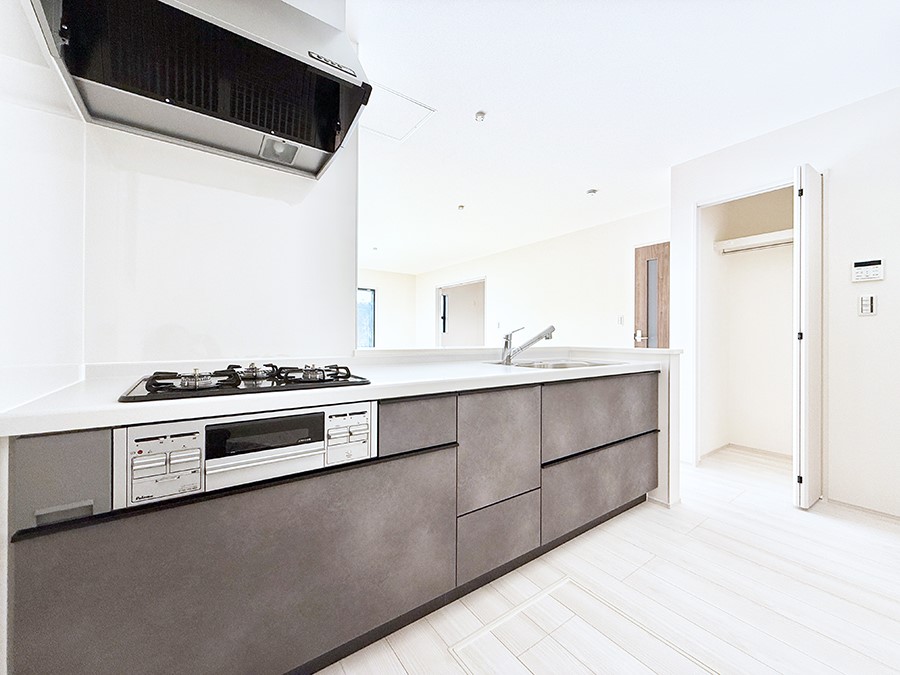 �L�b�`�� �����������������Ɗy�����Ȃ�A���K�ȃL�b�`�����