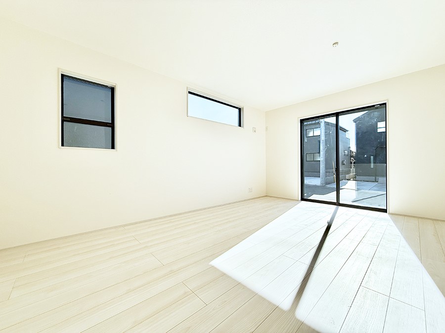 ���r���O ���������S�n�̂����A���z�̃��r���O