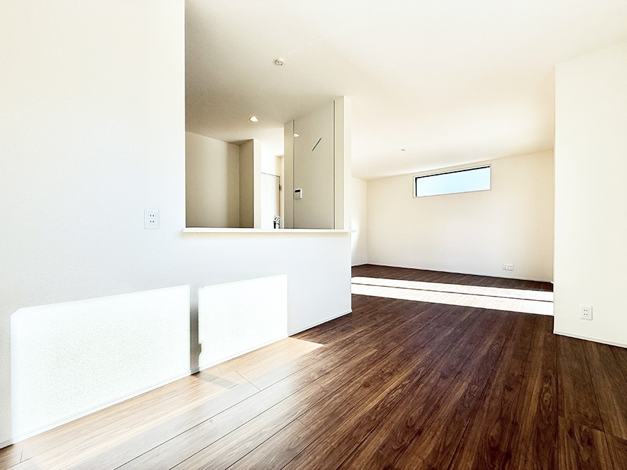 ���r���O ���������S�n�̂����A���z�̃��r���O