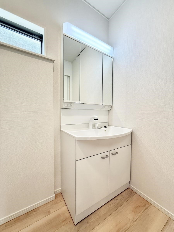 ʑEʏ 邢ʏ͖̎yłႢł