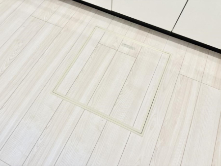 ̑ ݔBꂽ[Xy[XŉƑŜXbL