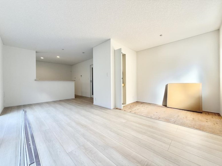 ���r���O ���������났�ƏΊ炪�W�܂�A�S���܂郊�r���O