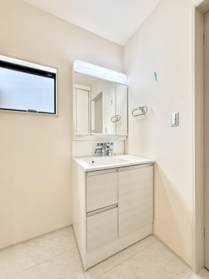 ʑEʏ 邢ʏ͖̎yłႢł