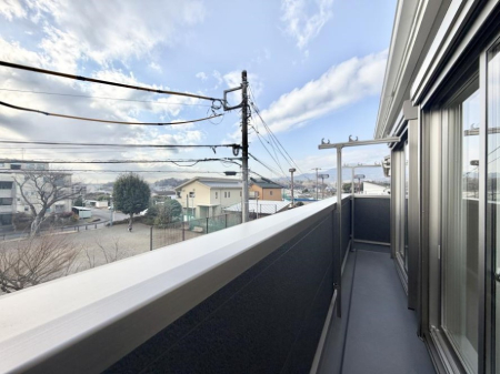 �o���R�j�[ ������ �G�߂̈ڂ낢����������J���I�ȋ�Ԃł�