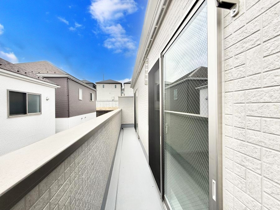 �o���R�j�[ ������ ���R��g�߂Ɋ�����A�J���I�ȃo���R�j�[