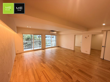 ���r���O ���r���O