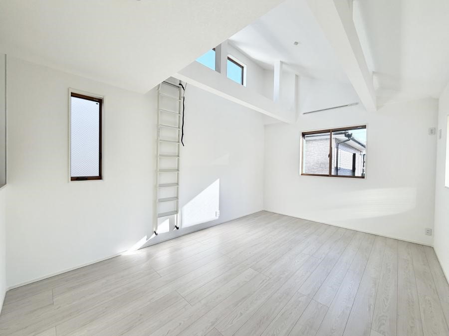 ���r���O ���������났�ƏΊ炪�W�܂�A�S���܂郊�r���O