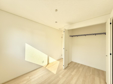 �q������ ����