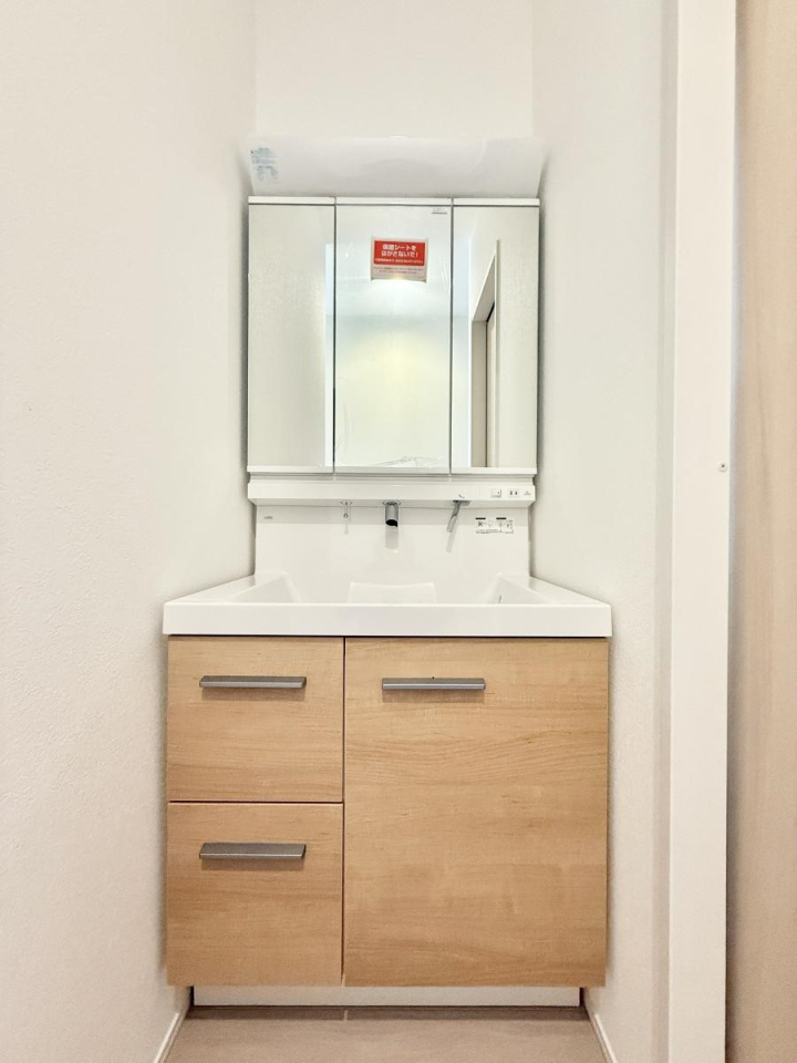 ʑEʏ 邢ʏ͖̎yłႢł