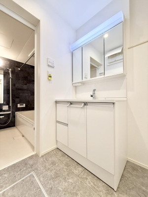 ʑEʏ 邢ʏ͖̎yłႢł