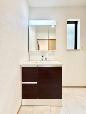 ʑEʏ 邢ʏ͖̎yłႢł