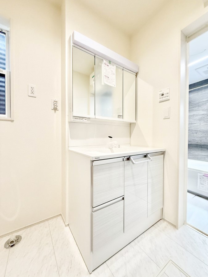 ʑEʏ 邢ʏ͖̎yłႢł