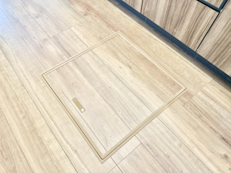 ̑ ݔBꂽ[Xy[XŉƑŜXbL