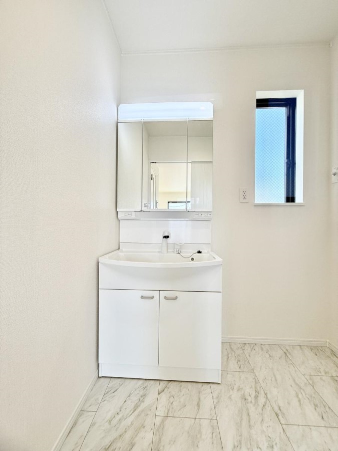 ʑEʏ 邢ʏ͖̎yłႢł