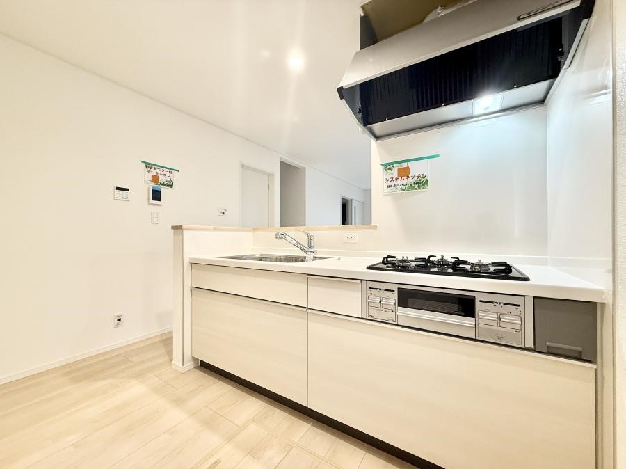 �L�b�`�� �����������������Ԃ����܂��A�Ί炠�ӂ��L�b�`��