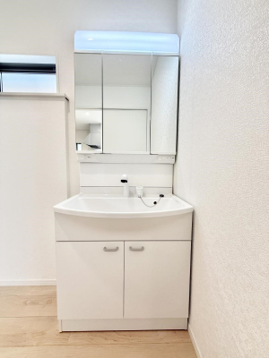 ʑEʏ Ƒ݂Ȃg₷zuł