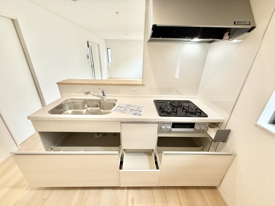 Lb` ƑƂȂAR~jP[V̏