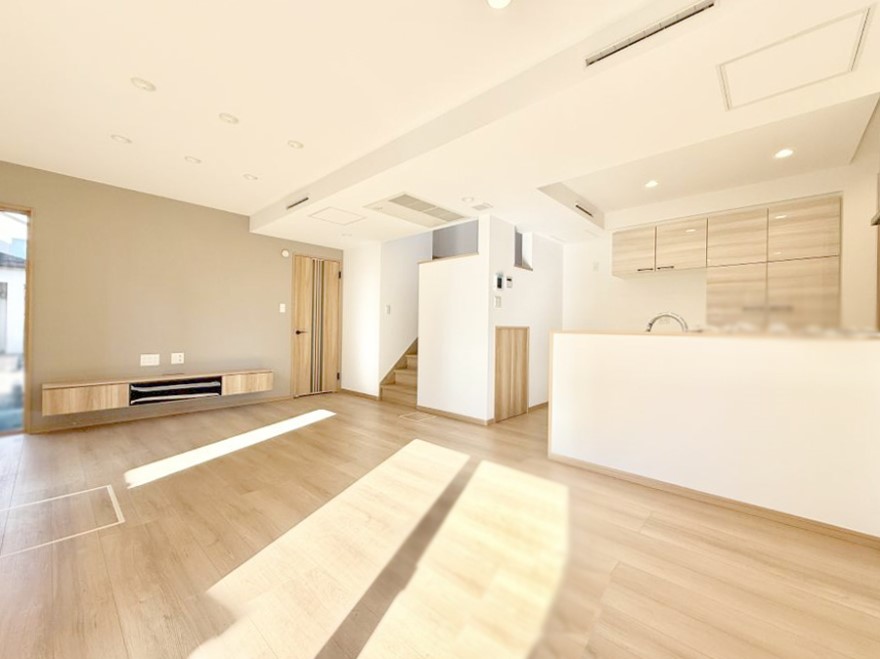 rO 났ƏΊ炪W܂AS܂郊rO