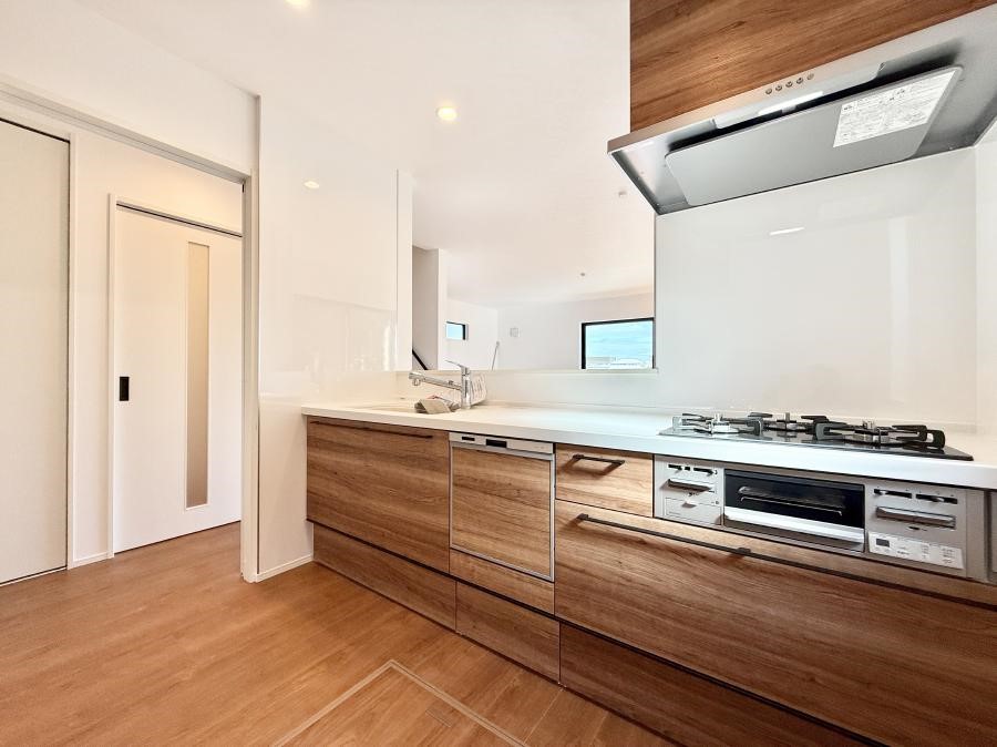 �L�b�`�� �������Ƒ����J��[�߂�A������̂���L�b�`��