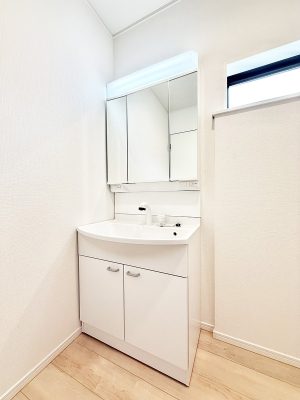 ʑEʏ 邢ʏ͖̎yłႢł