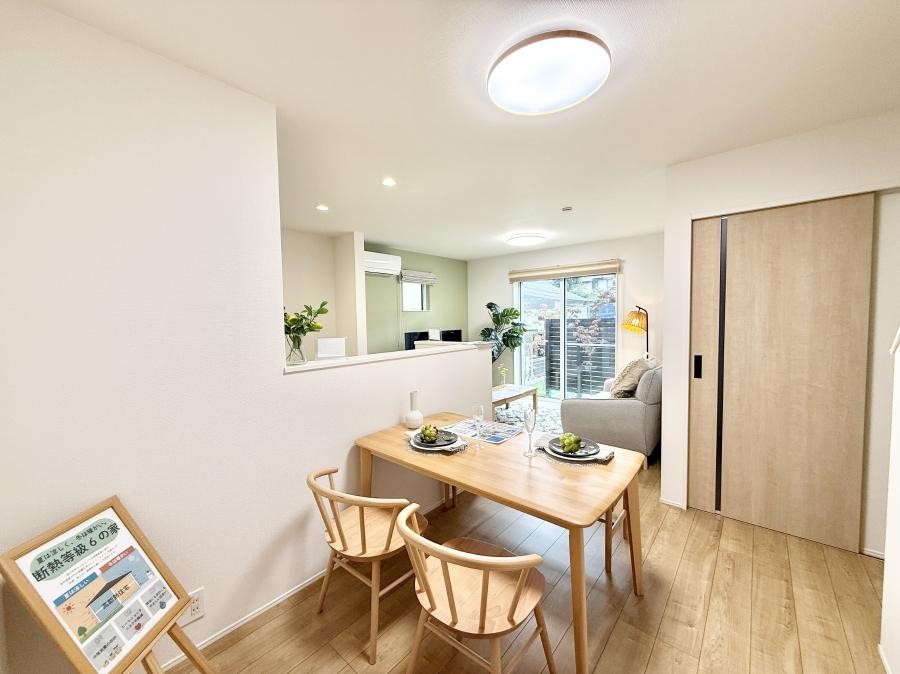 rO 났ƏΊ炪W܂AS܂郊rO