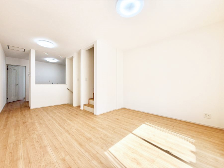 ���r���O ����