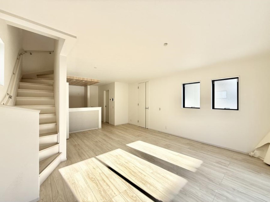 ���r���O ���������S�n�̂����A���z�̃��r���O