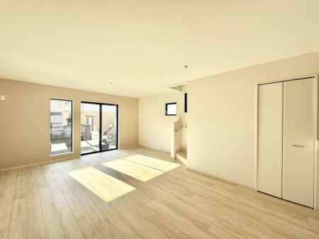 ���r���O ���������R�Ɖ�b�����܂��A�S�n�悢�ЂƂƂ�