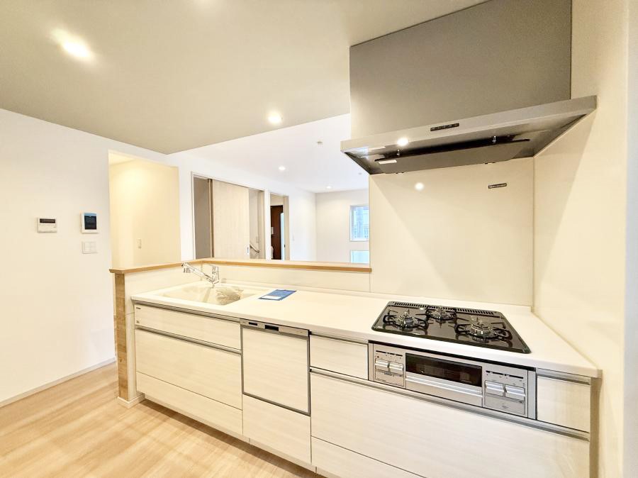 �L�b�`�� �����������������Ԃ����܂��A�Ί炠�ӂ��L�b�`��