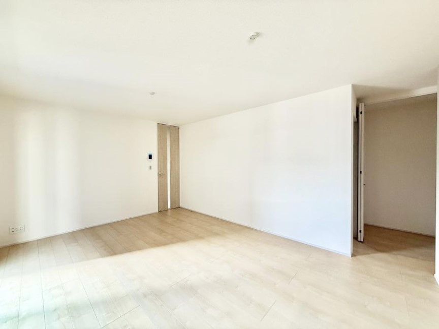 ���r���O ���������S�n�̂����A���z�̃��r���O