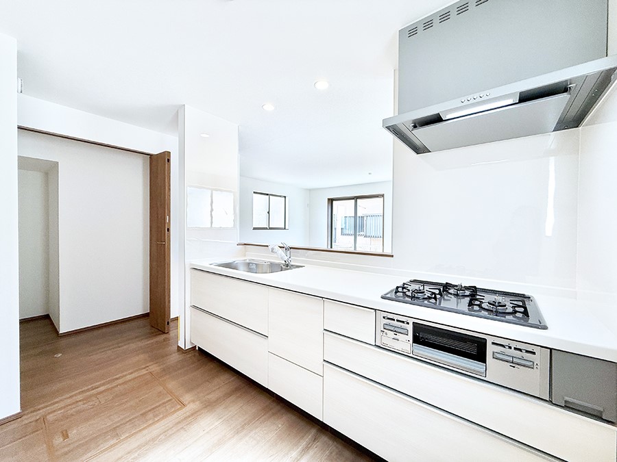 �L�b�`�� �������Ƒ����J��[�߂�A������̂���L�b�`��