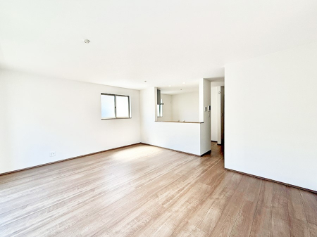 ���r���O ���������S�n�̂����A���z�̃��r���O