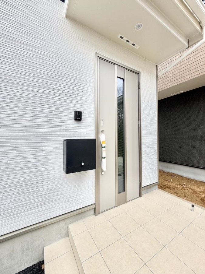 ���� �O�ρ� �V���v���Ŕ������A�Z�܂��̑���ۂ��ʂ錺�ւł�