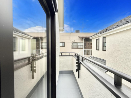 �o���R�j�[ ������ �G�߂̈ڂ낢����������J���I�ȋ�Ԃł�