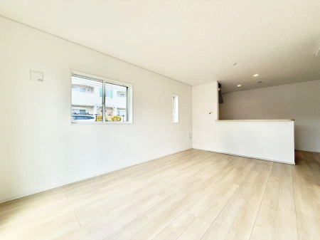 ���r���O ����