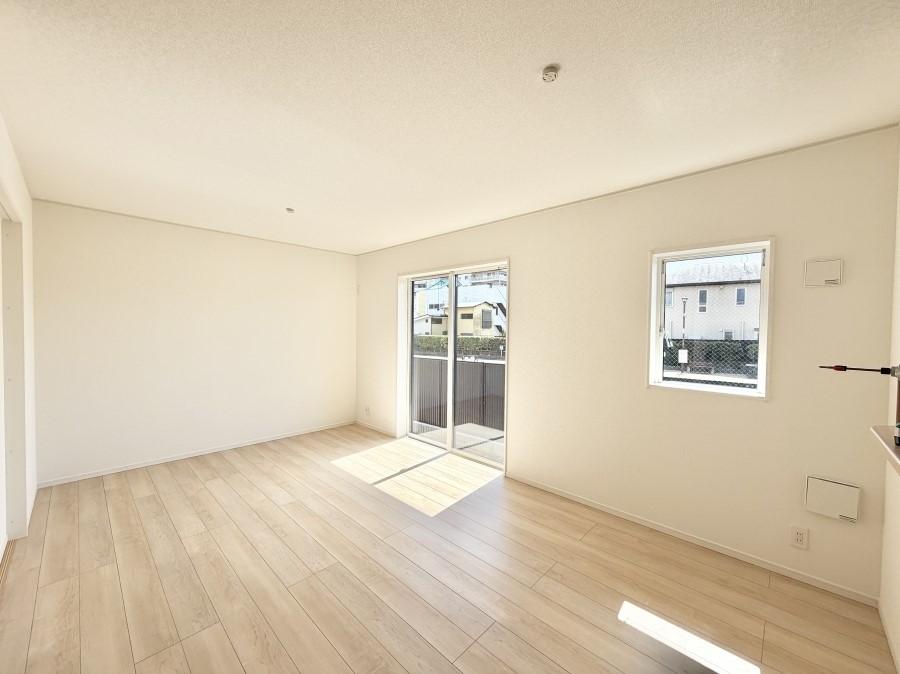 ���r���O ���������S�n�̂����A���z�̃��r���O