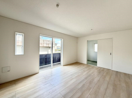 ���r���O ����