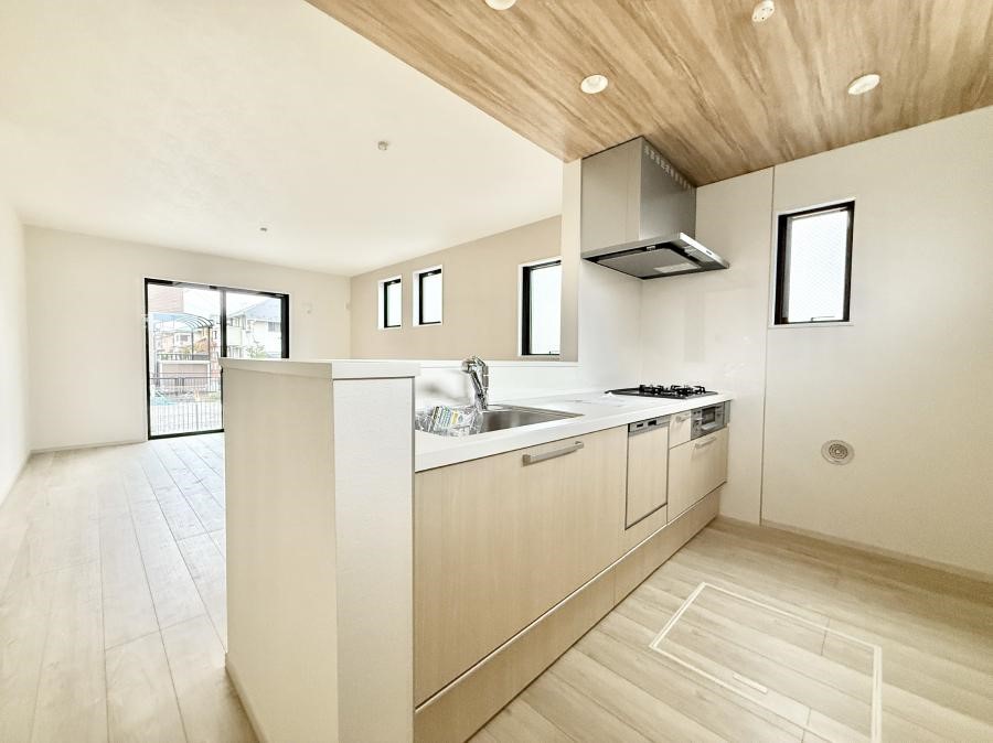 �L�b�`�� ���������y���݂ƐH�ׂ�K����͂���L�b�`��