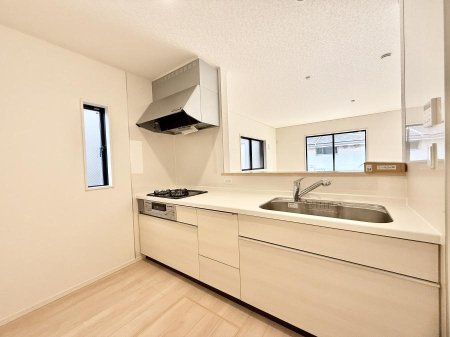 �L�b�`�� �����������������Ԃ����܂��A�Ί炠�ӂ��L�b�`��