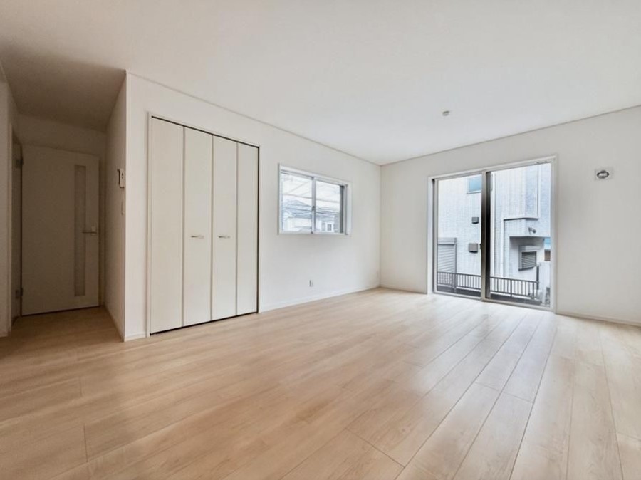 ���r���O ���������S�n�̂����A���z�̃��r���O