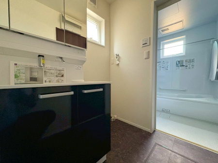 ʑEʏ 邢ʏ͖̎yłႢł