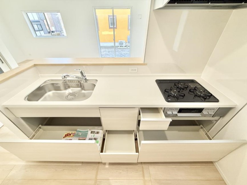 �L�b�`�� �������Ƒ����J��[�߂�A������̂���L�b�`��