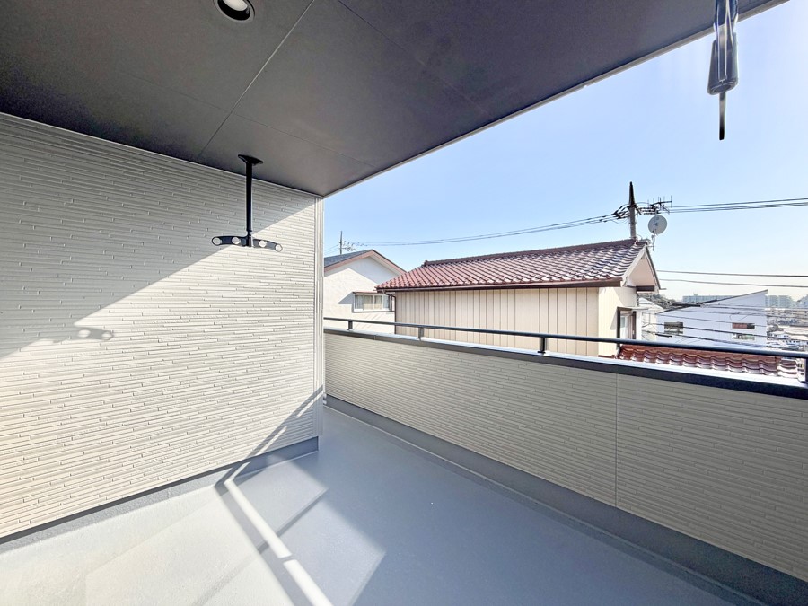 �o���R�j�[ ������ �G�߂̈ڂ낢����������J���I�ȋ�Ԃł�