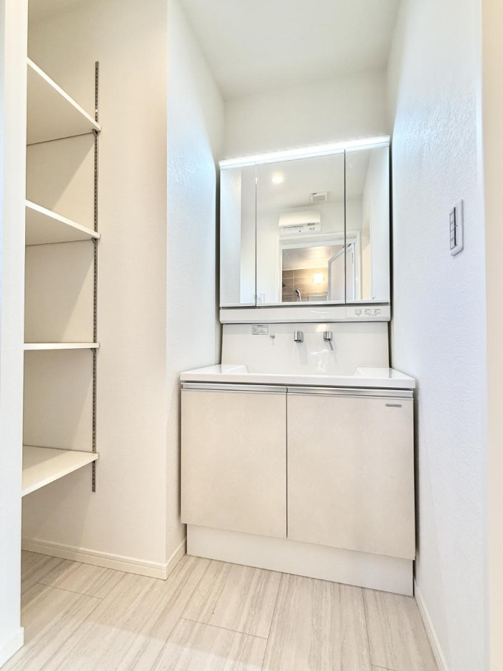 ʑEʏ Ƒ݂Ȃg₷zuł