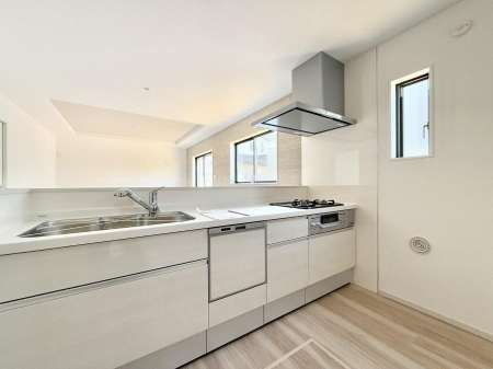 �L�b�`�� �����������������Ԃ����܂��A�Ί炠�ӂ��L�b�`��