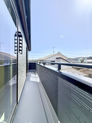 �o���R�j�[ ������ �G�߂̈ڂ낢����������J���I�ȋ�Ԃł�