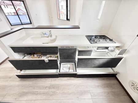 �L�b�`�� ���������y���݂ƐH�ׂ�K����͂���L�b�`��