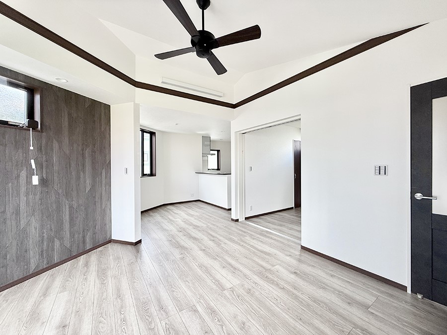 ���r���O ���������S�n�̂����A���z�̃��r���O